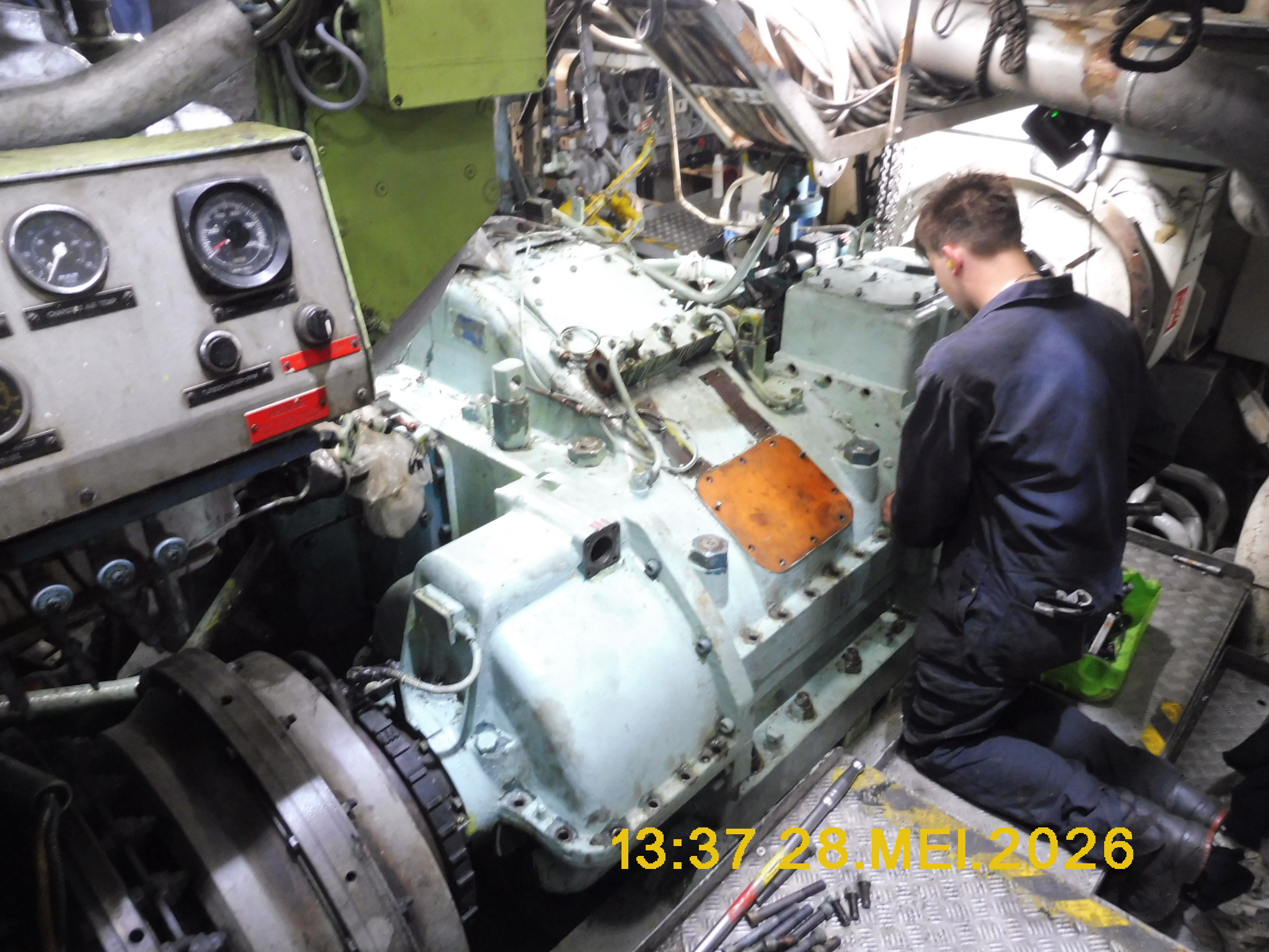 Damage to gearbox on cruise ship